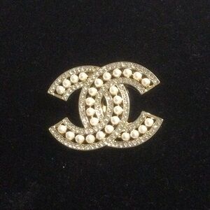 Chanel Pearl and Gold Women's Brooch